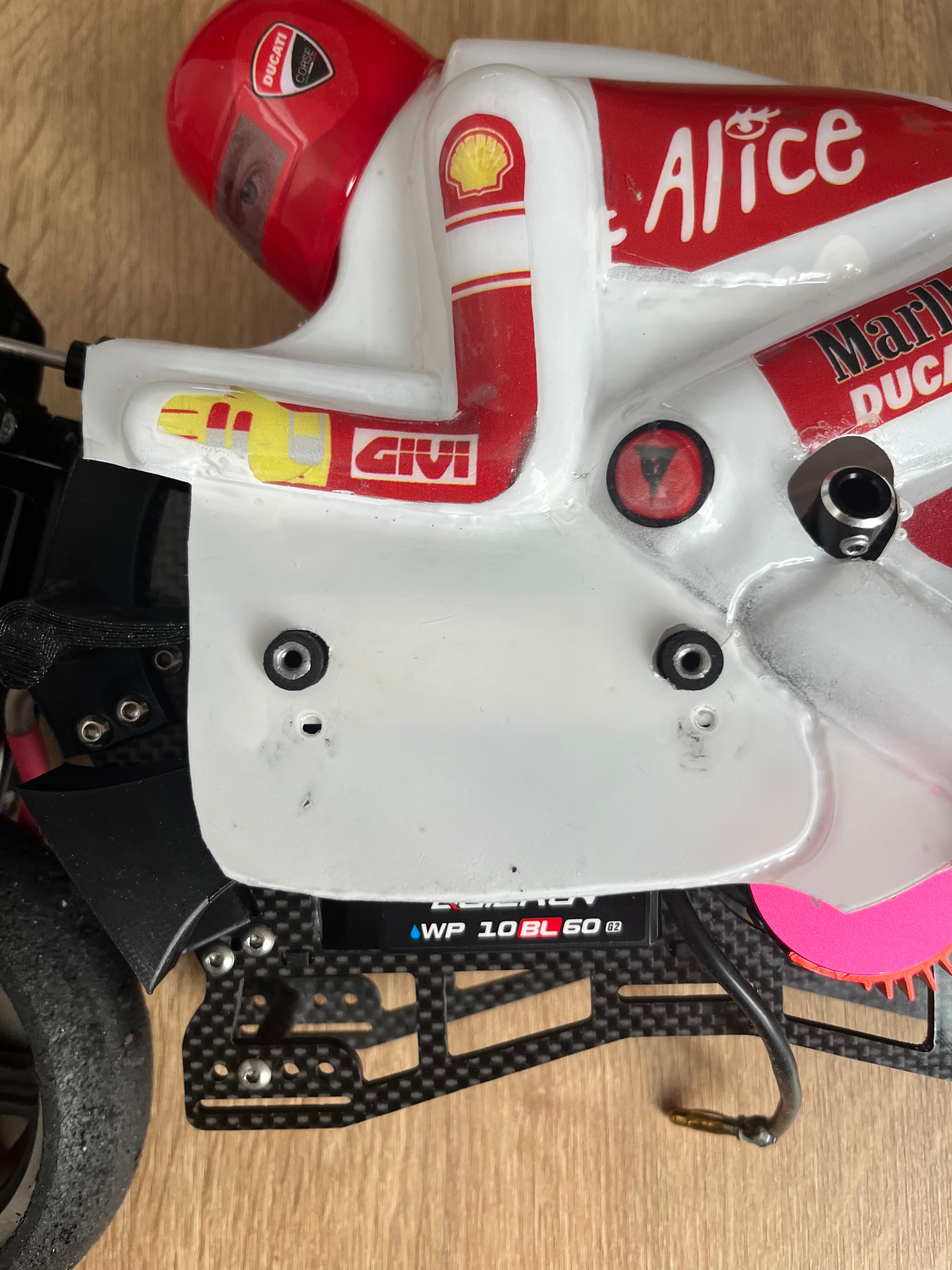 Soporte carrocería moto 1/5 RC